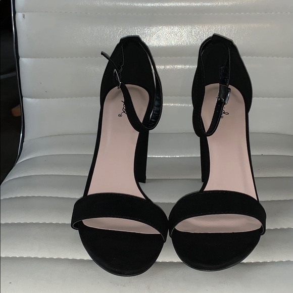 NEW Qupid Cashmere Heels - Picture 3 of 5
